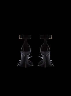 Best Sale Patent Leather Ruby Pumps With Flower Detail Women High Heels & Pumps
